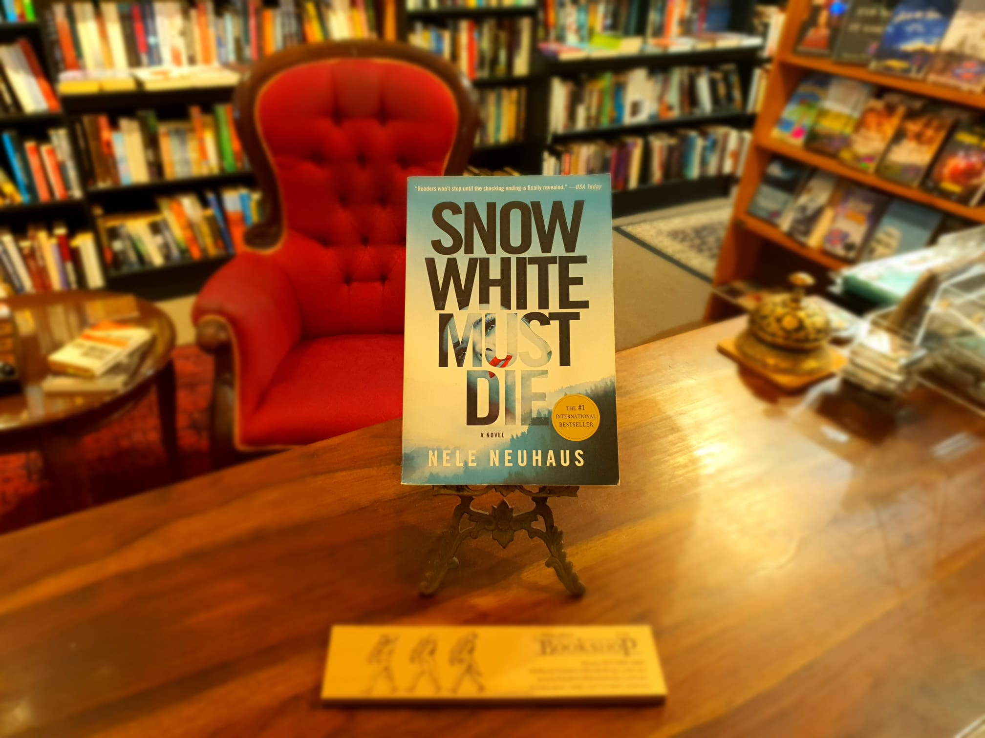 Snow White Must Die